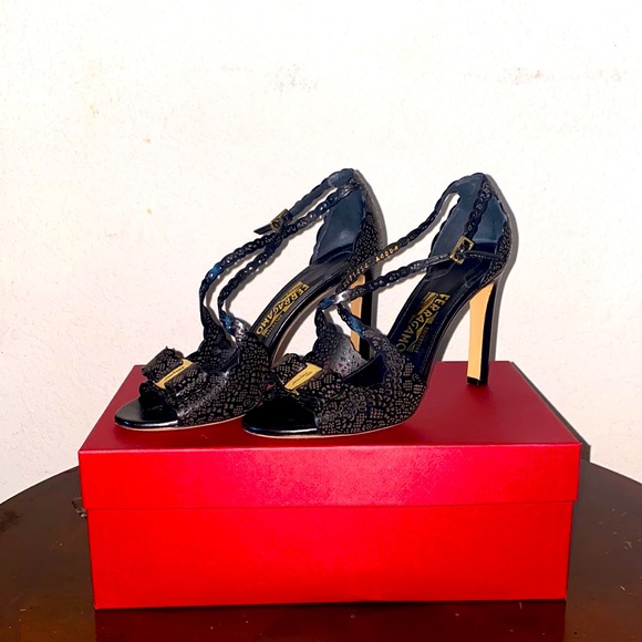 Salvatore Ferragamo “Pellas” Pump-Stilleto